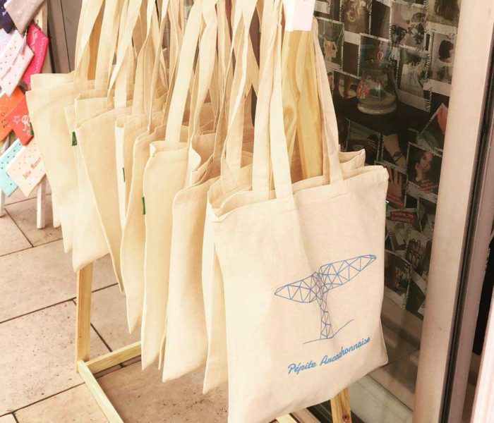 tote-bags-logo-queue-de-la-baleine1